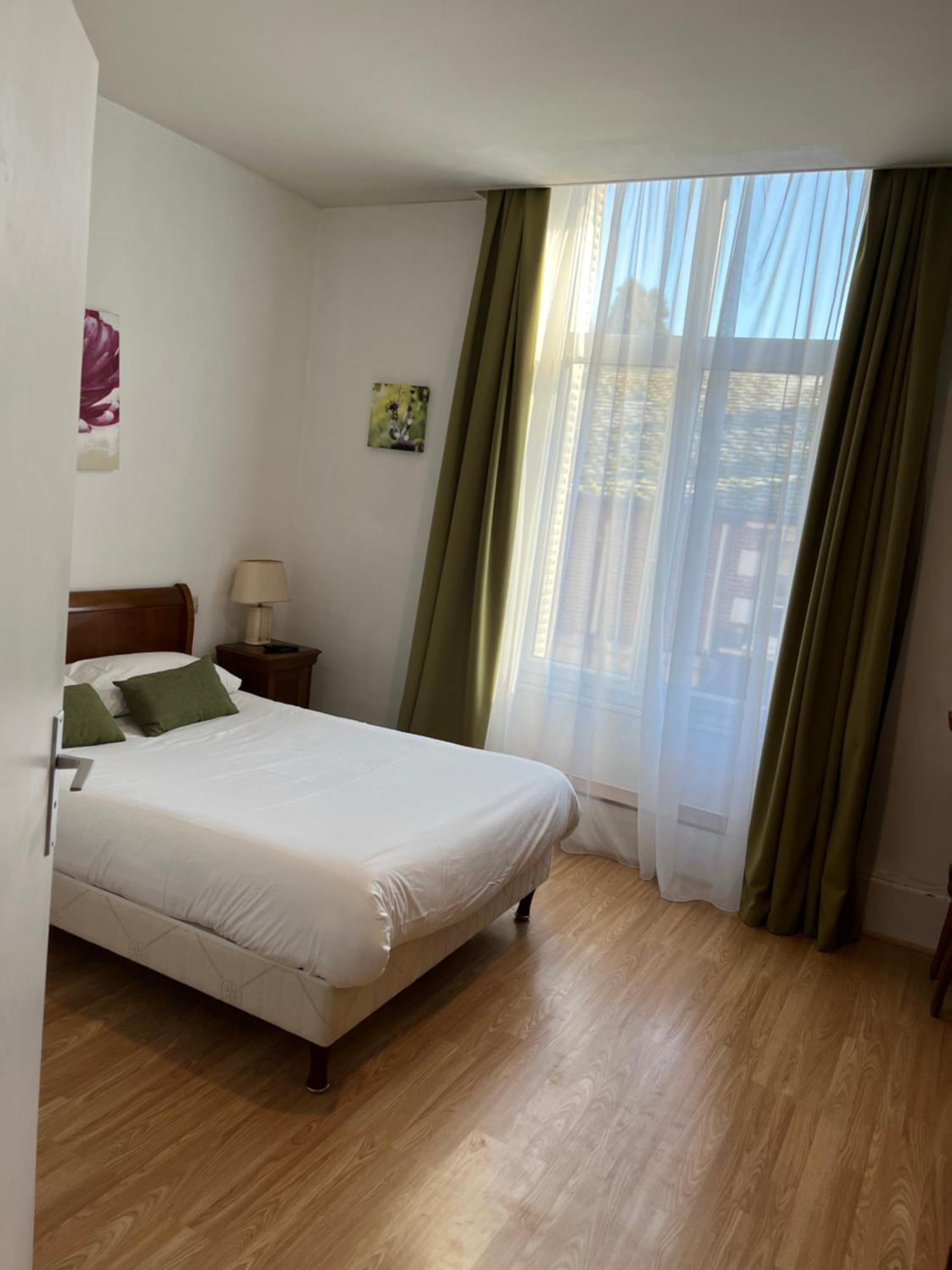 Hotel Le Beau Site Жьен Экстерьер фото