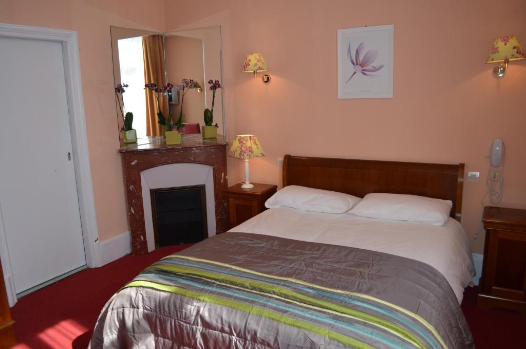 Hotel Le Beau Site Жьен Номер фото